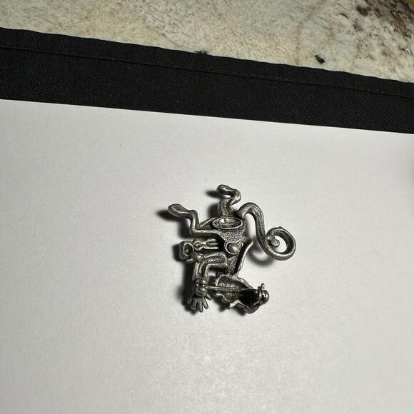 Signed Danecraft Adorable Jointed Performing Monkey Brooch Pin Pewter Tone - Picture 6 of 6